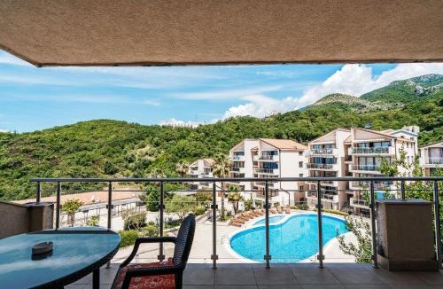 Przno Apartment | Przno Sea & Pool View Apartment