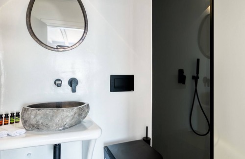 Paraga House | Psarou Black Villa I