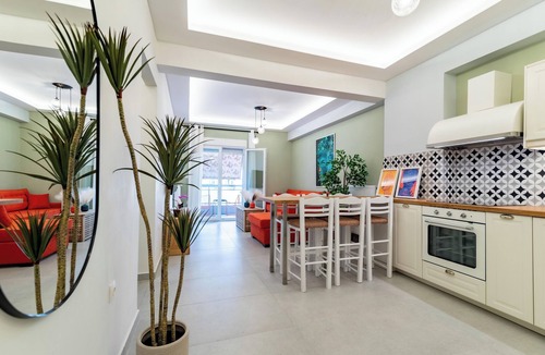Metaxourgio Apartment | Psirri Urban Chic · Central 3BR · Sleeps 10