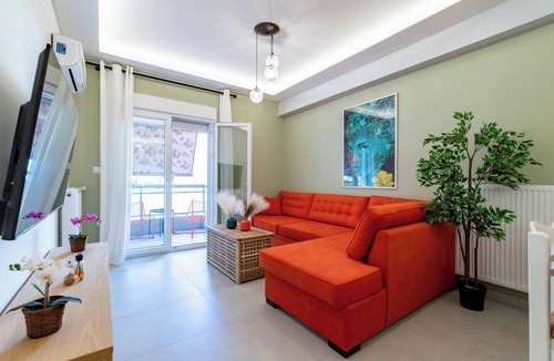 Metaxourgio Apartment | Psirri Urban Chic · Central 3BR · Sleeps 10