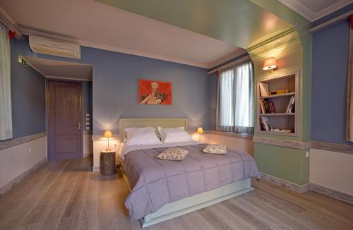Old Town Apartment | Puppet rooms
