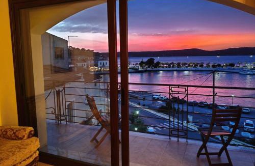 Pylos Apartment | Pylos before midnight