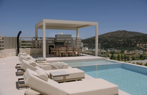 Skaleta Villa | Pyxis Villa, Family Friendly with Heated Pool