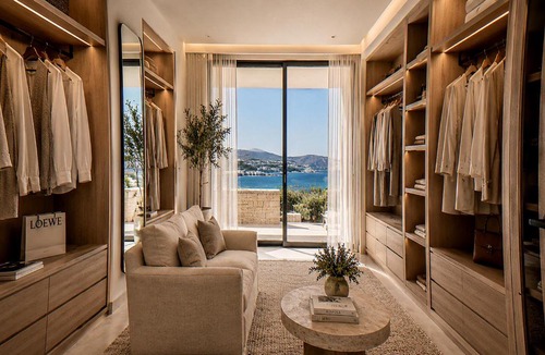 Agios Nikolaos House | QR & Sollinster house