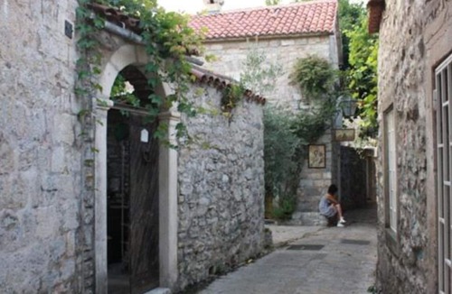 Old Town House | Quaint & Affordable Stay in Budva Traditional Stone House - Double Room 1