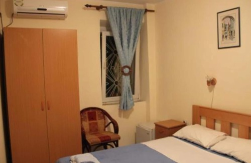 Old Town House | Quaint & Affordable Stay in Budva Traditional Stone House - Family Room 2