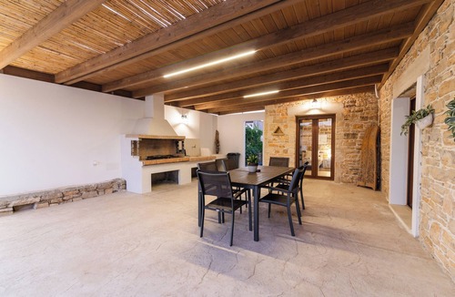 Sivas Villa | Quiet 2 bedroom and 2 bathroom villa with a big infinite swimming pool