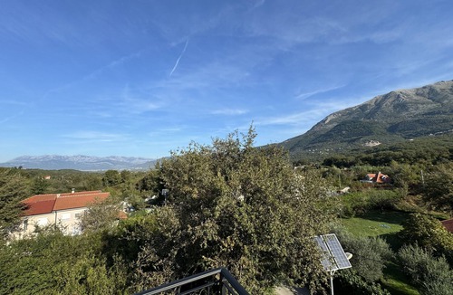 Radanovici Apartment | Quiet, safe stay with free parking, 20 min drive from Kotor, Tivat or Budva!