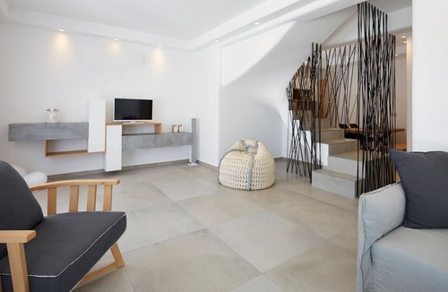Exo Gialos Villa | R 1474 Aqua with Bottle of Wine upon Arrival, Garden View & Sea view.