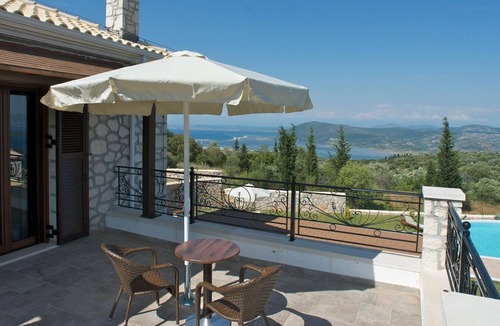 Spanokhorion Villa | R 3003 Villa Ellinor with Central Heating, Fireplace & Soundproof Windows.