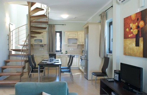 Spanokhorion Villa | R 3005 Villa Eneas with Fireplace, Central Heating & Soundproof Windows.