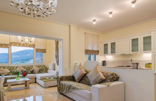 Samos Town Apartment | R 3121 Villa Fielding With Wi-Fi Internet Access.Side Sea View & Garden View