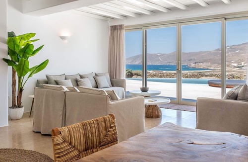 Mykonos Villa | R 3168 Villa Floortje With Dishwasher.Outdoor shower & Espresso machine,