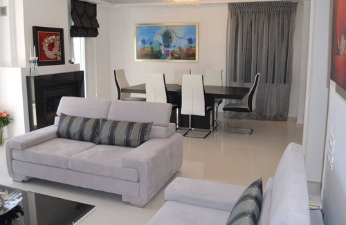 Perama Villa | R 3445 Villa Janus With Air Conditioning,Ceiling Fan &Welcome Drink.