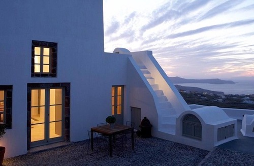 Pyrgos Villa | R 346 Luxury and Spacious 3 Bedroom Villa with Pool and Outdoor Jacuzzi