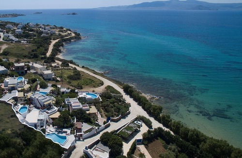 Maragas Villa | R 667 Luxurious Villa and Sea Views Incl Breakfast