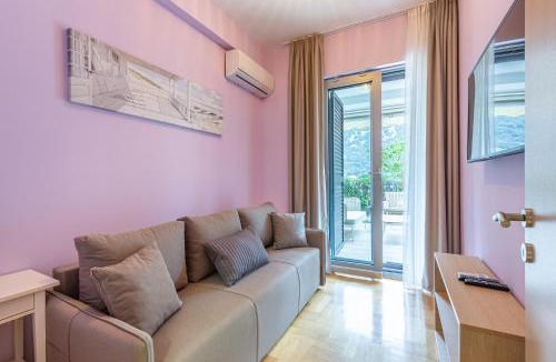Morinj Apartment | Radiant Morinj Lavander Bay apt