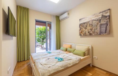 Morinj Apartment | Radiant Morinj Lavander Bay apt