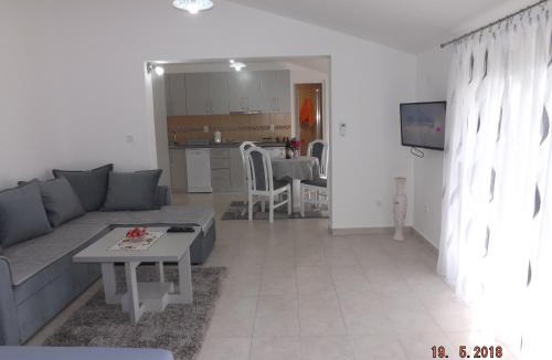Radanovici Apartment | Raj