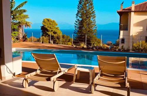 Kato Diminio Apartment | Rastoni Sea View Suite with shared pool