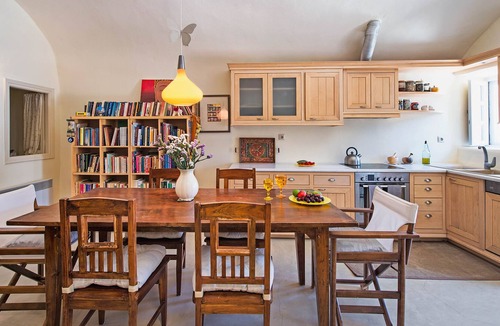 Vothon House | Real Santorini, Cave House – far from the crowds