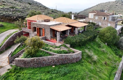 Kontos House | Red House Retreat Aegina Kontos