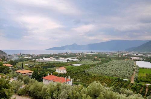 Leonidio Apartment | Red Rock and View Leonidio maisonette studio