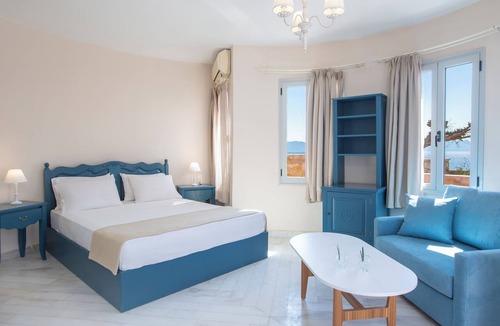 Nikiana Hotel | Red Tower