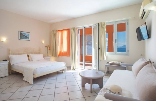 Nikiana Hotel | Red Tower