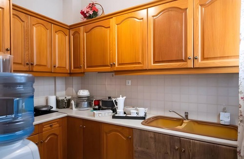 Aigio Apartment | Relax City Apartment with Private Terrace, Wi-Fi and Air Conditioning
