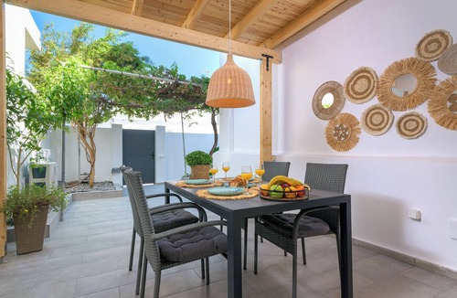 Rhodes Town House | Renovated Beachfront-Rhodes Marina:Aquavista Home