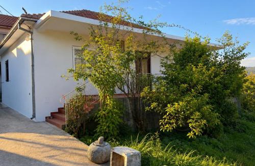 Radovici House | Renovated Two bedroom house in charming Gošići next to Tivat