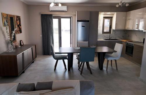 Platanes House | Rethymno Suburb Maisonette