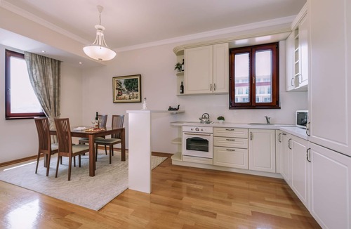 Centar Apartment | Retro Two Bedroom Apartment in Center of Budva