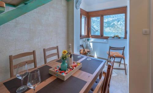 Risan Apartment | Rhizon