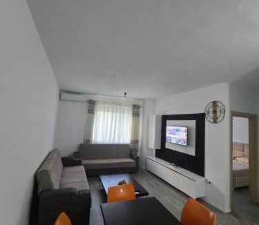 Shkembi i Kavajes Apartment | Riem Apartments