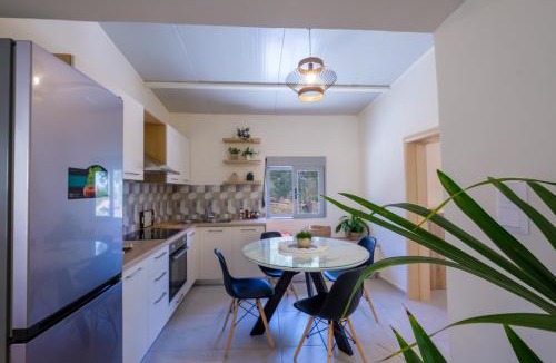 Romanos House | Rikia Seaside House