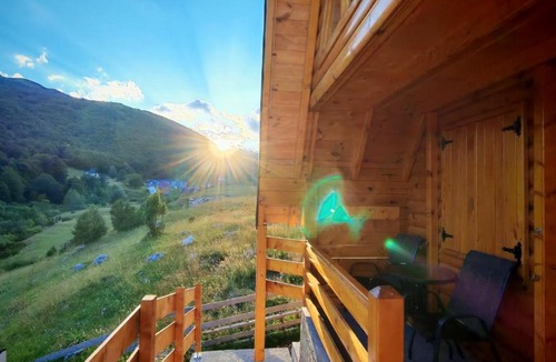 Savnik House | Riverside Cottage