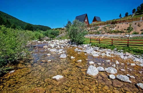 Savnik House | Riverside Cottage