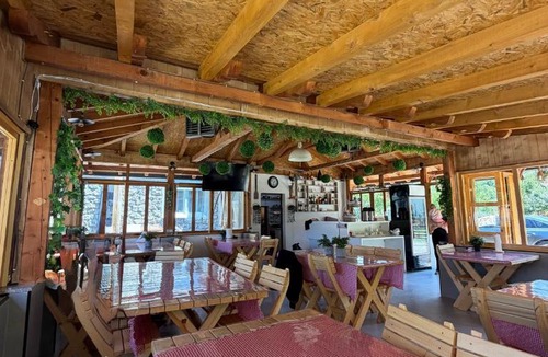Vusanje House | Riverside - Mountain Stay with Sauna