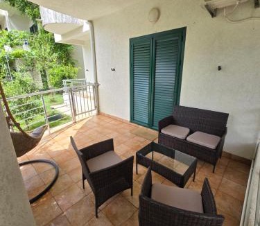 Risan Apartment | Roman Garden Apartment