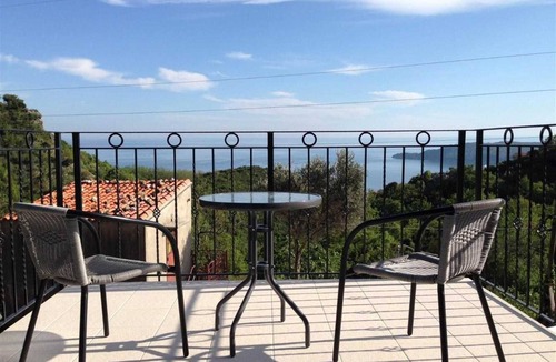 Boreti Villa | Romantic Getaway Villa Amelie with Pool