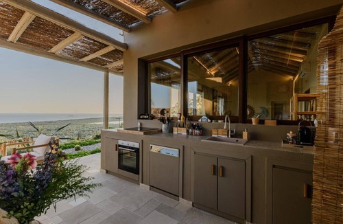 Linia Villa | Romantic Private Pool Villa with Spectacular Ocean Views