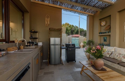Linia Villa | Romantic Private Pool Villa with Spectacular Ocean Views