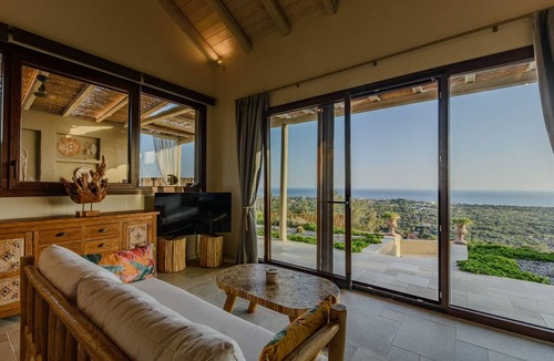 Linia Villa | Romantic Private Pool Villa with Spectacular Ocean Views