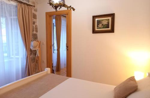 Prcanj Villa | Romantic stone house by the sea *