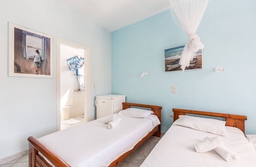 Herronisos Hotel | Romanza