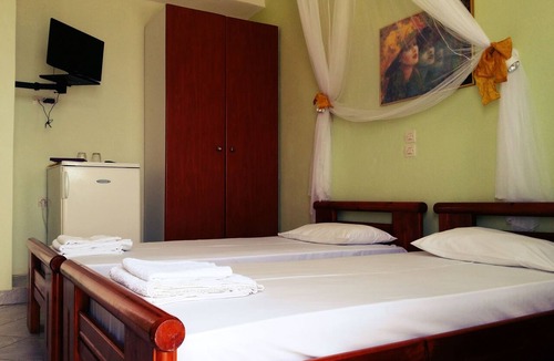 Herronisos Hotel | Romanza