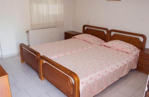 Kamena Vourla Apartment | Ronzi Apartments