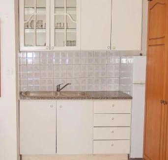 Kamena Vourla Apartment | Ronzi Apartments